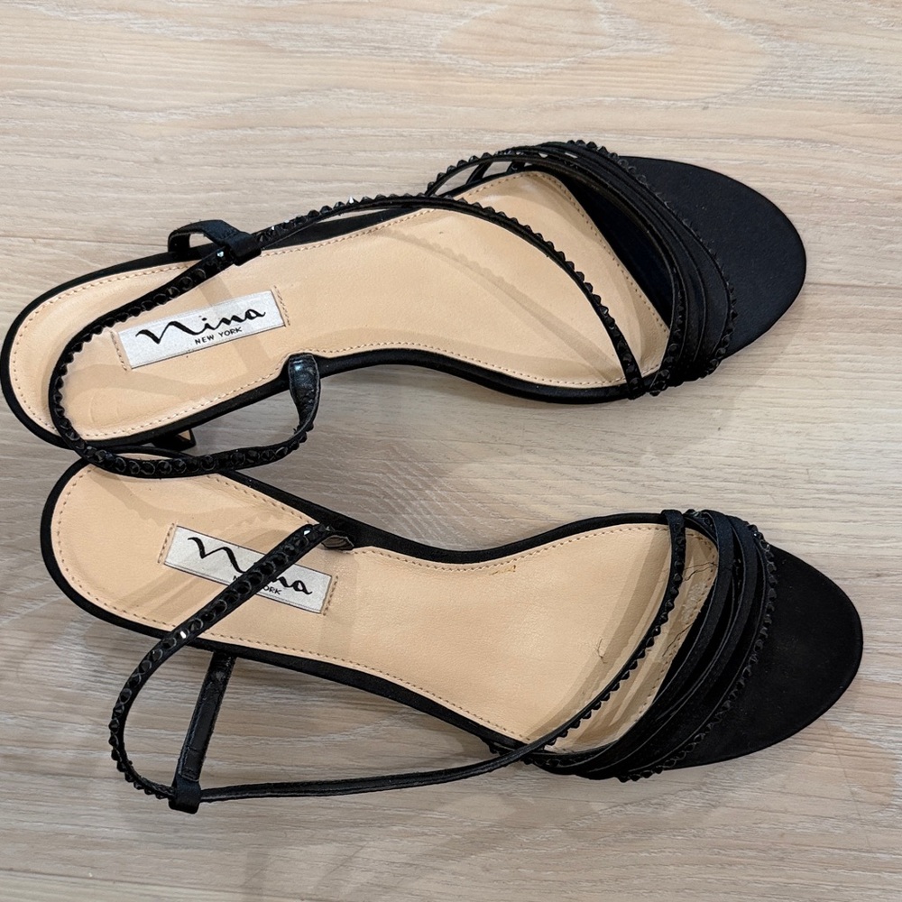 Nina Women's Elegant Black Sandals